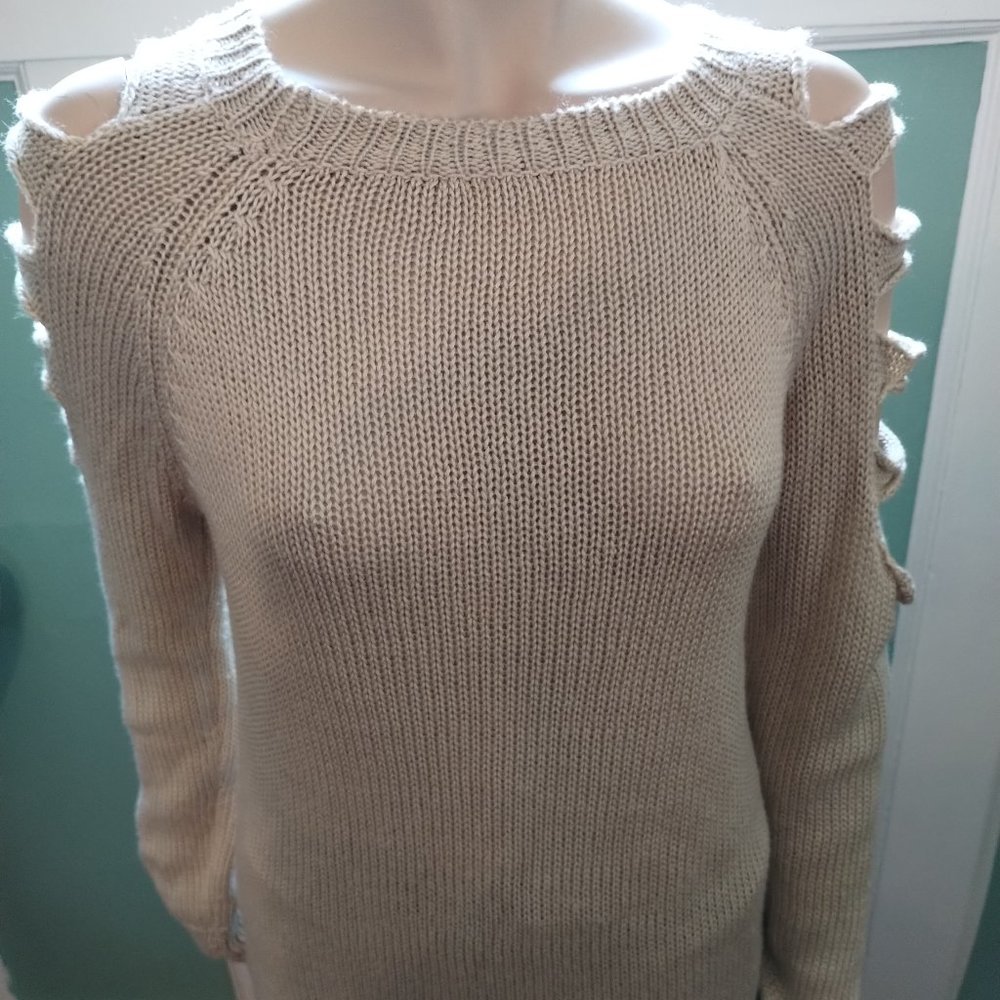 Platinum Cut Out Sleeves Knitted Sweater Size large